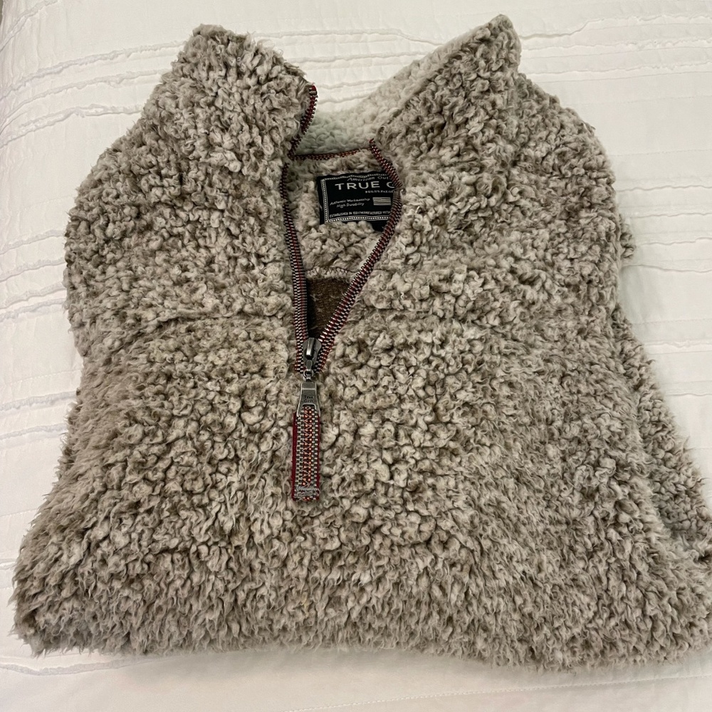 True Grit Frosty Tipped Pile Pullover (size XS)